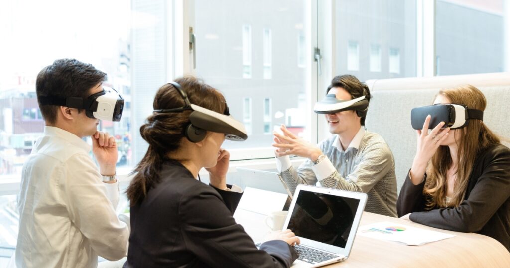 studenci uczą się w goglach vr