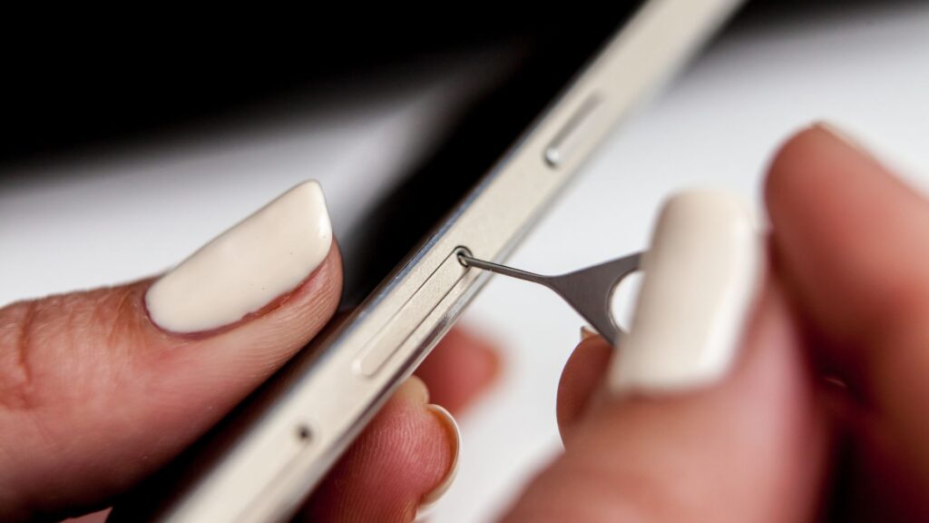 karta sim wsunięta bez użycia szufladki karta sim włożona nie prawidłowo