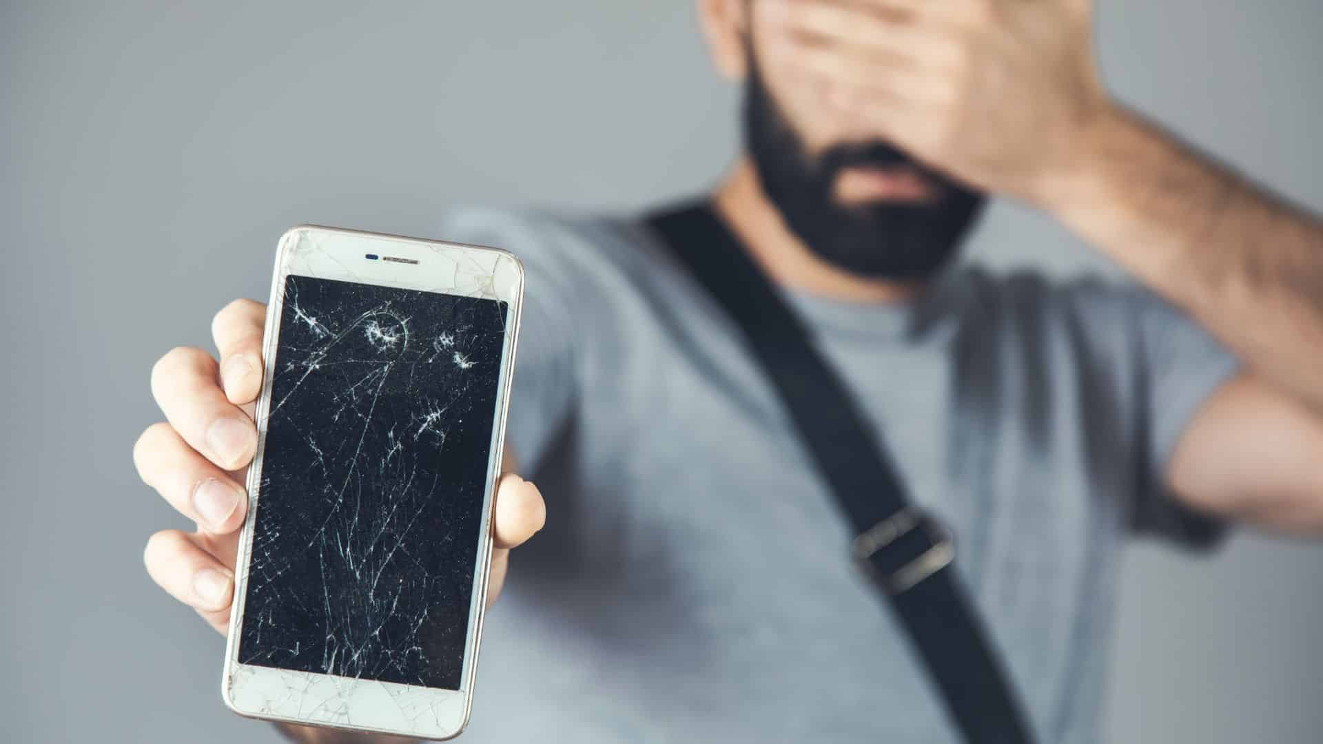 telefon upadł co zrobić z nim