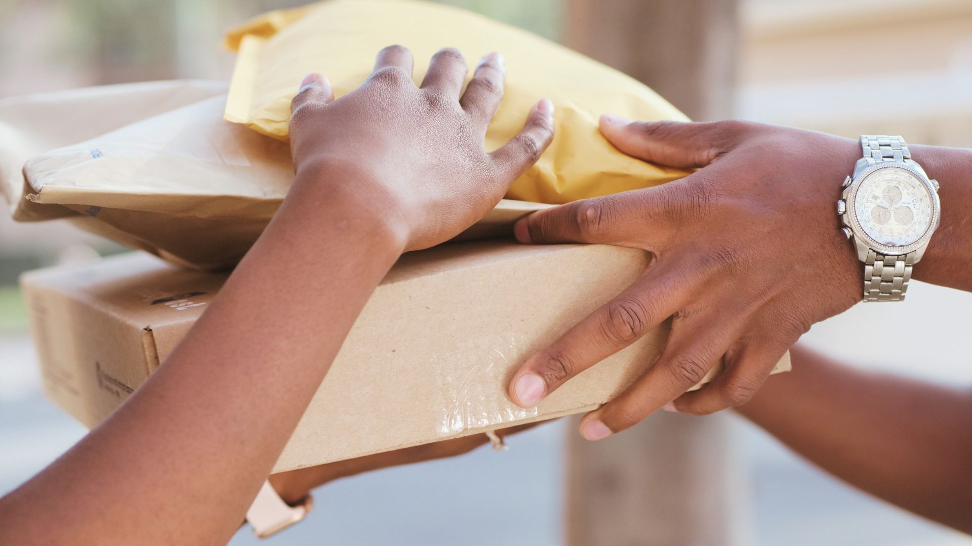 jak prawidłowo zapakować telefon