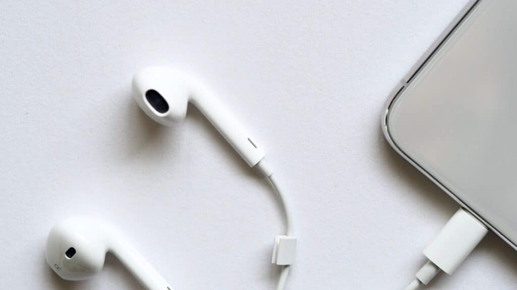 uszkodzony bolec od słuchawek