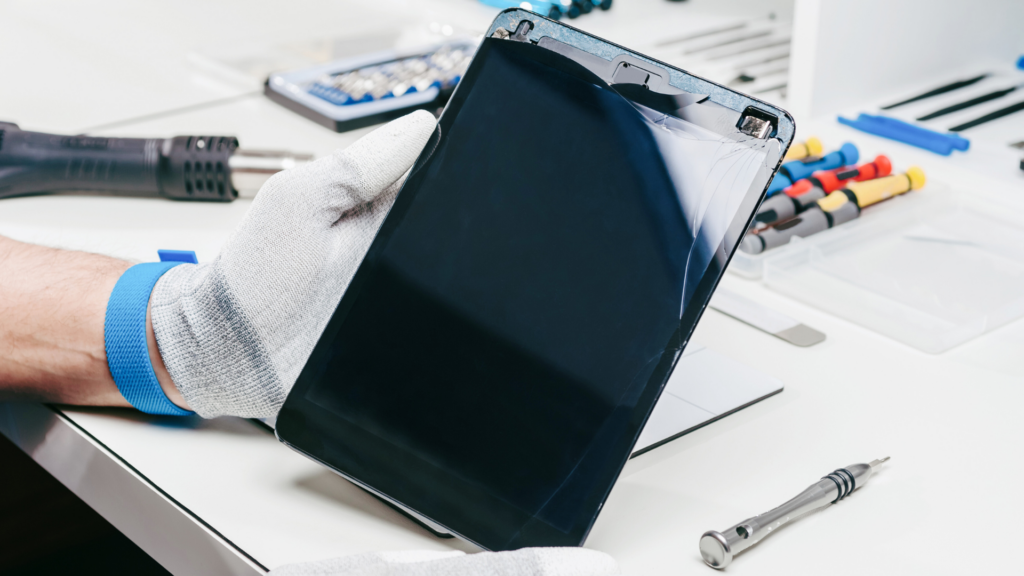 wymiana wyświetlacza w tablecie uszkodzony ekran w tablecie Warszawa