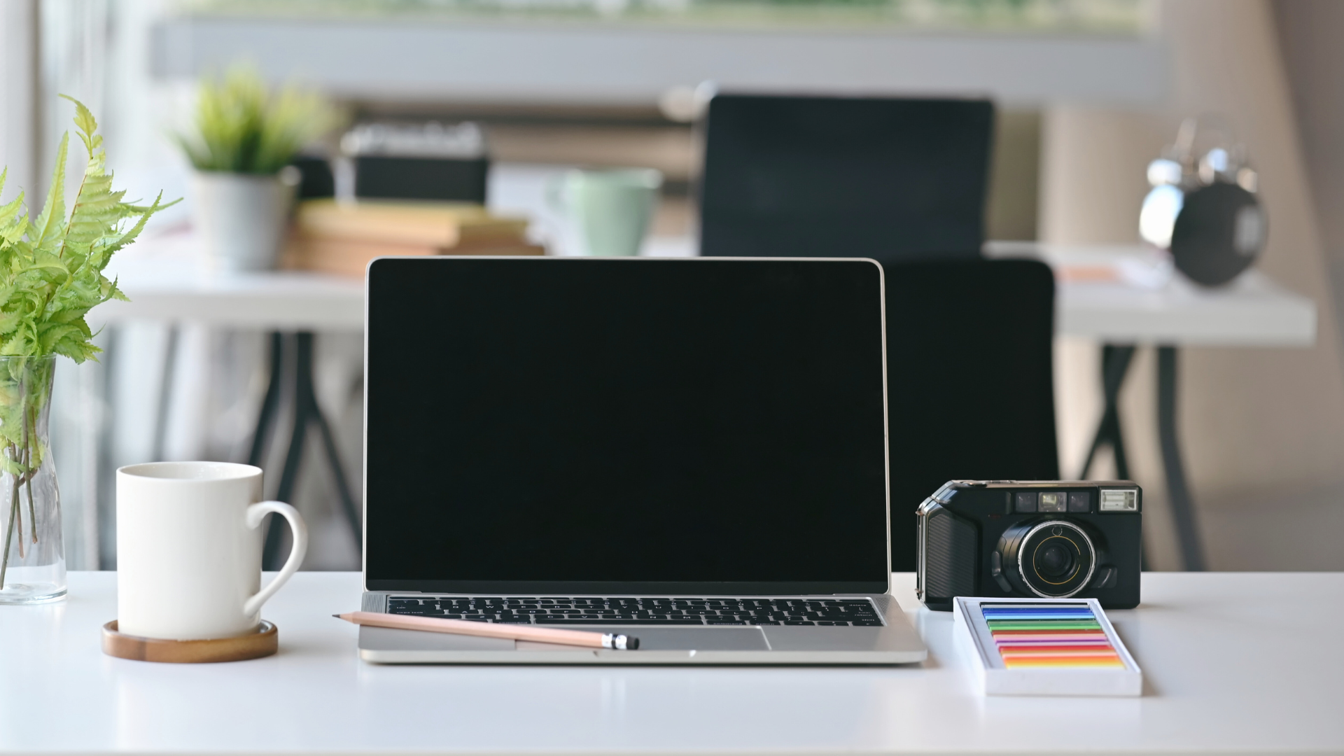 laptop czarny ekran uszkodzony