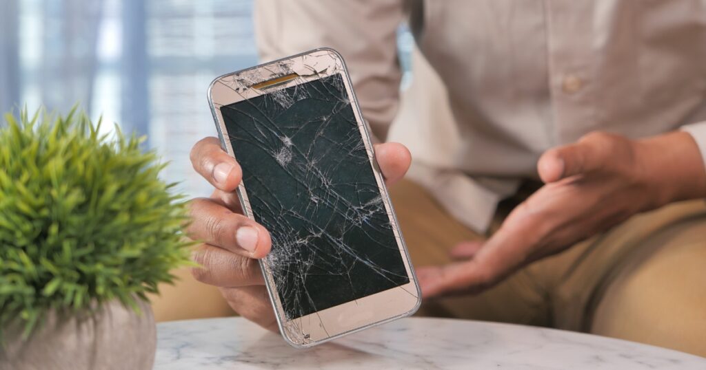 klient pokazuje zbity ekran w telefonie samsung