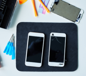 Wymiana szybki w Iphone w serwisie w Warszawie