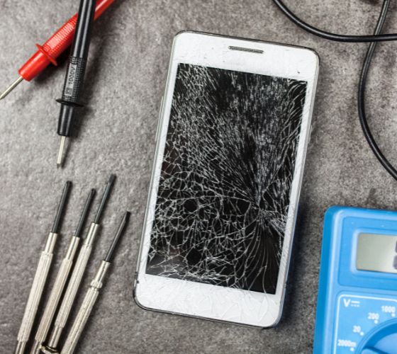 samsung ze zbitym ekranem w naprawie