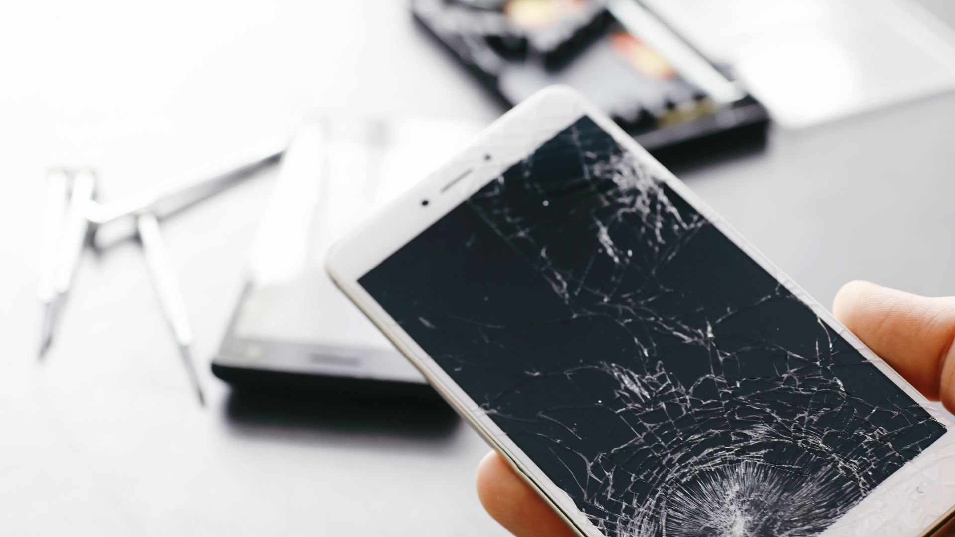 Ekran Samsung wymieniany w serwisie telefonów w Warszawie