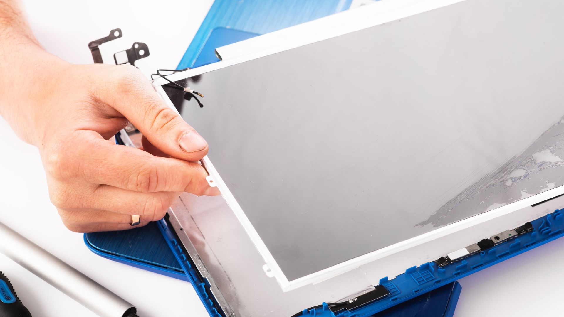 wymiana matrycy w laptopie w serwisie GSM